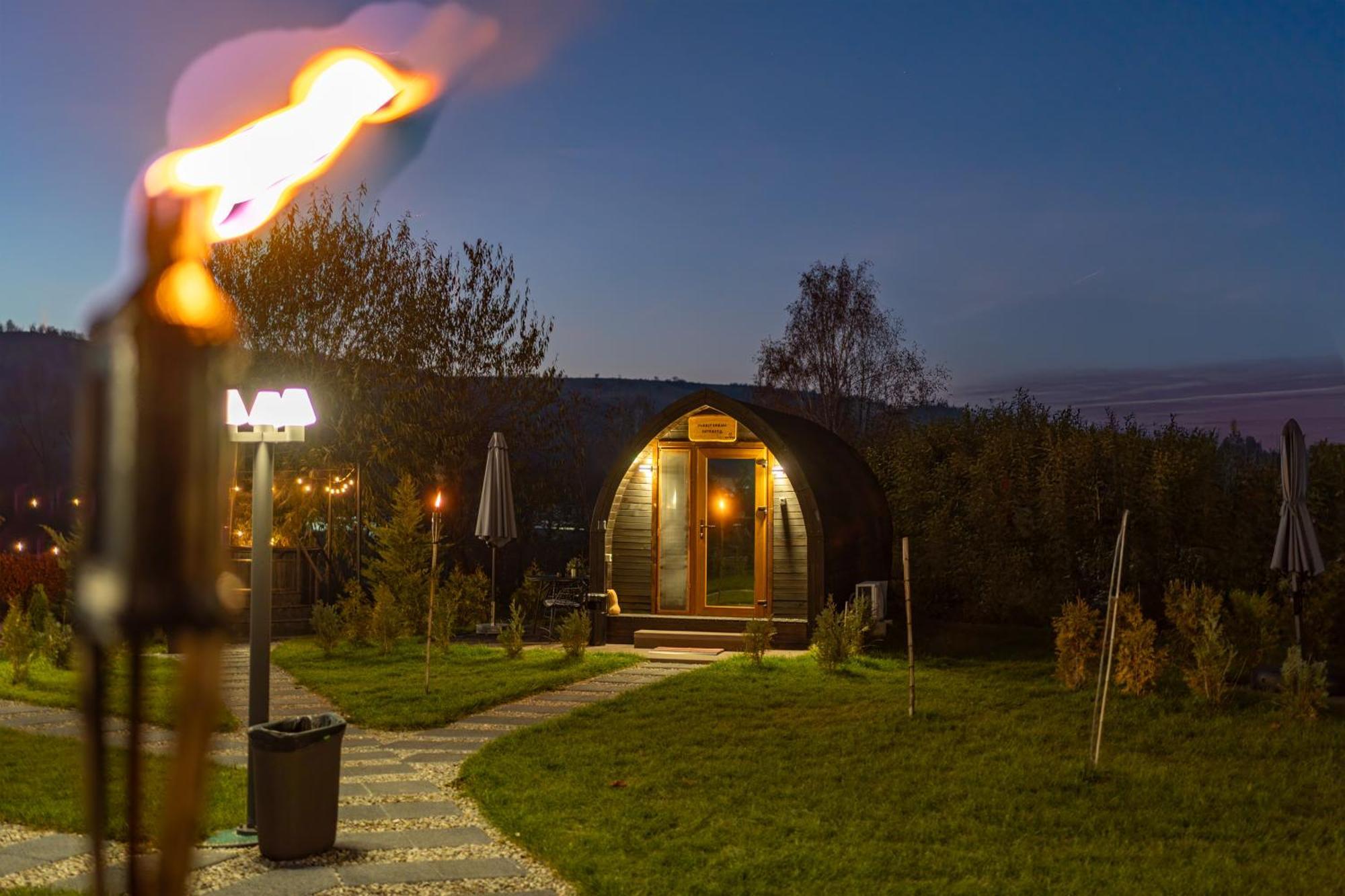 Glamp In Style Pods Resort Bran  Buitenkant foto