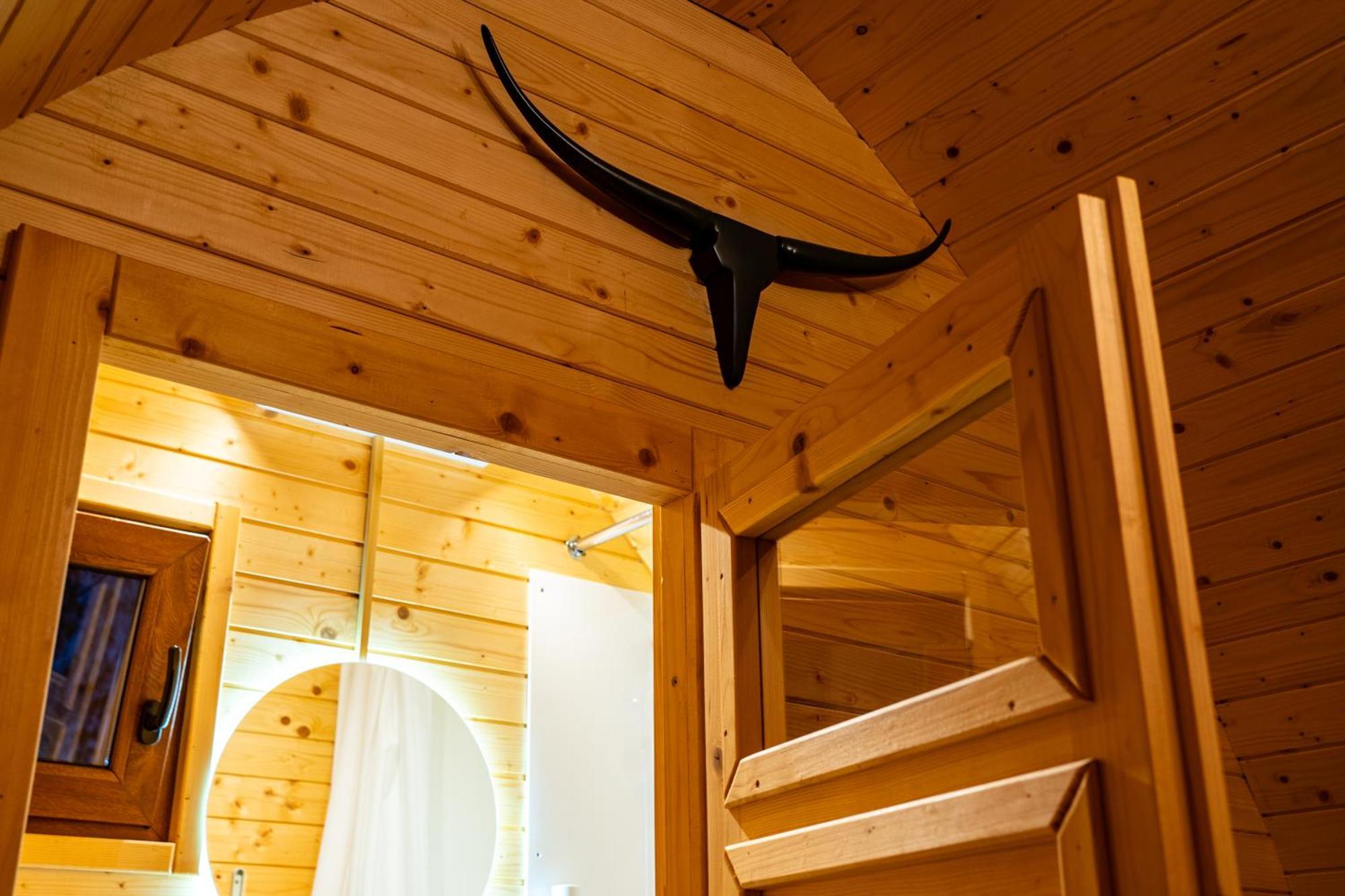 Glamp In Style Pods Resort Bran  Buitenkant foto