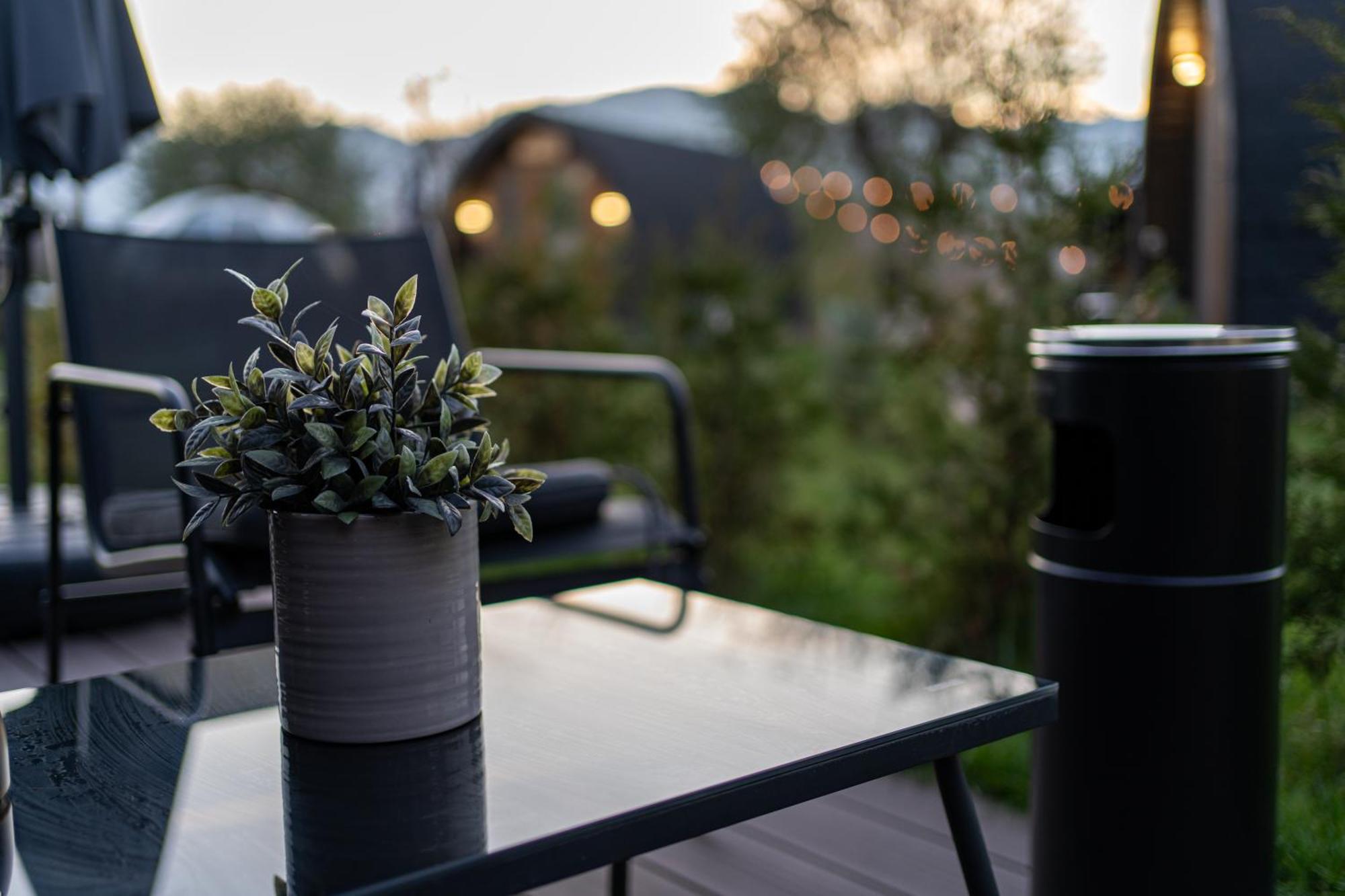 Glamp In Style Pods Resort Bran  Buitenkant foto