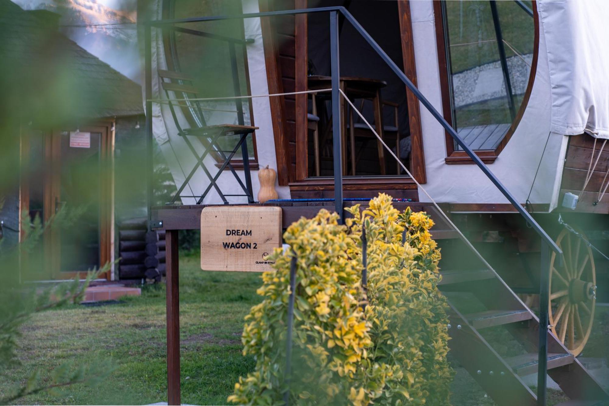 Glamp In Style Pods Resort Bran  Buitenkant foto