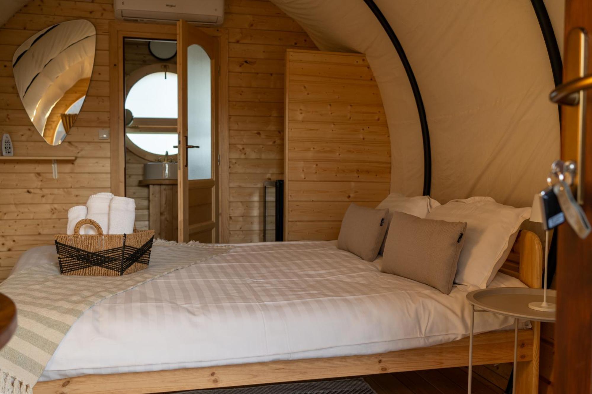 Glamp In Style Pods Resort Bran  Buitenkant foto