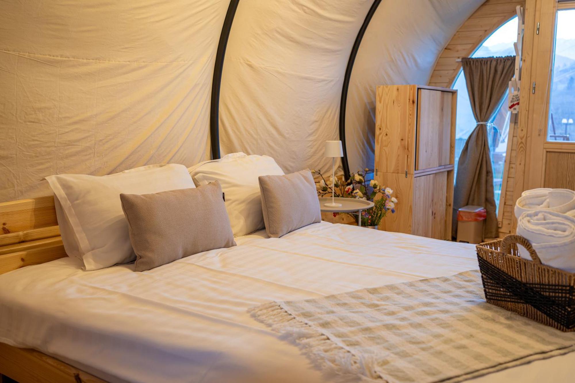 Glamp In Style Pods Resort Bran  Buitenkant foto